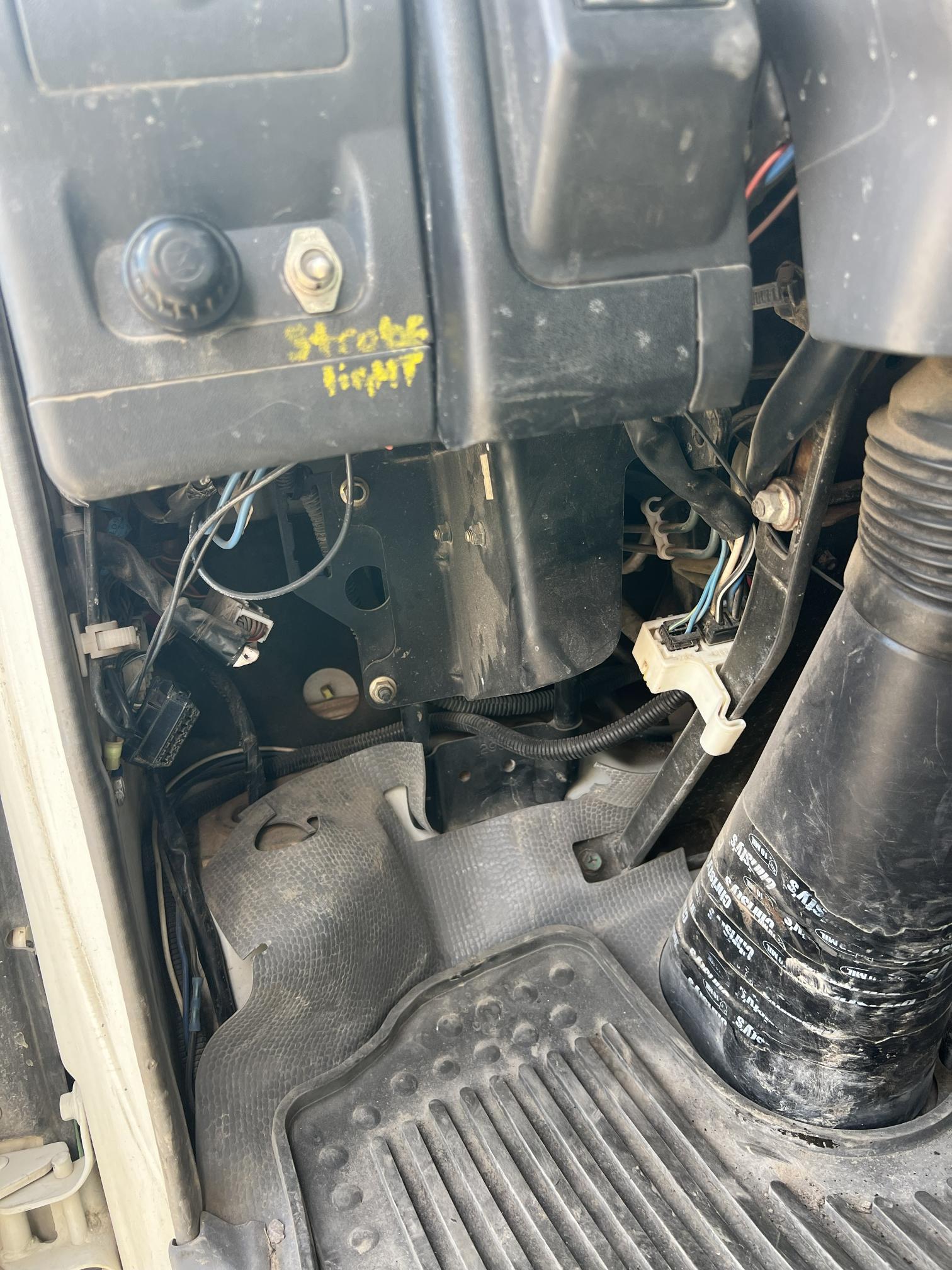 2006 ISUZU NQR - Image 39