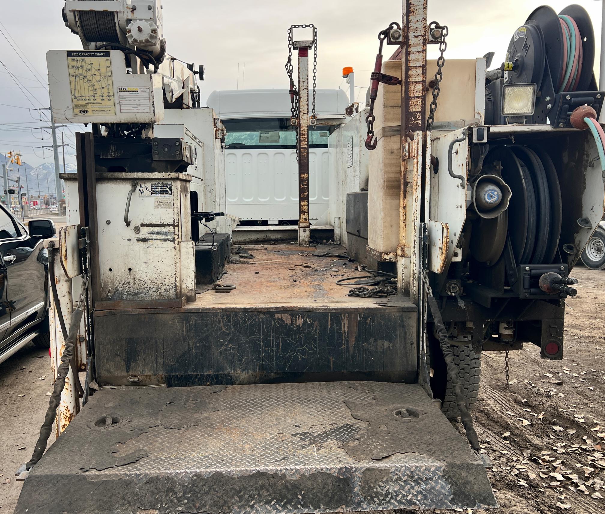 2010 FREIGHTLINER M2 106 - Image 8