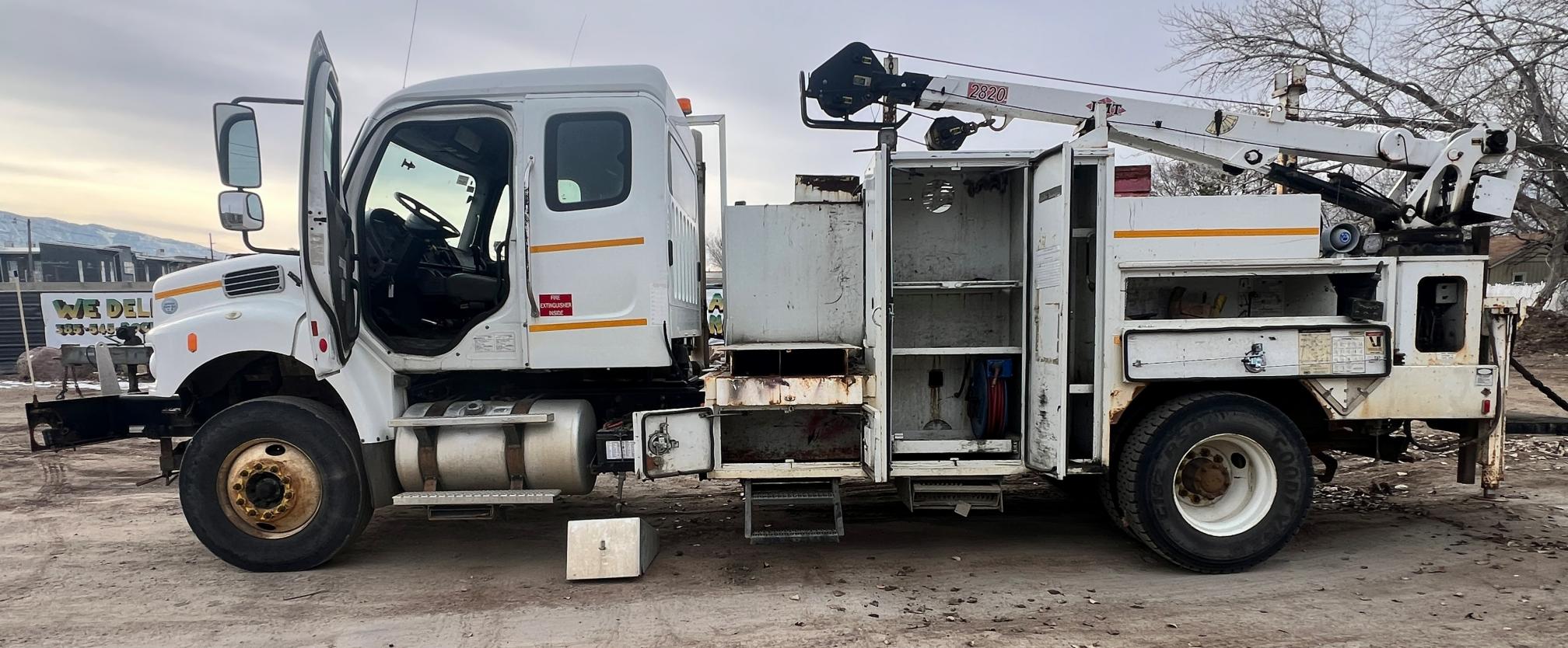 2010 FREIGHTLINER M2 106 - Image 6