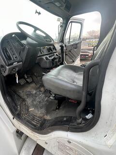 2010 FREIGHTLINER M2 106 - Image 36