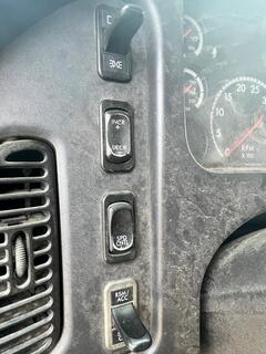 2010 FREIGHTLINER M2 106 - Image 39