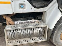 2010 FREIGHTLINER M2 106 - Image 25