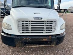 2010 FREIGHTLINER M2 - Image 2