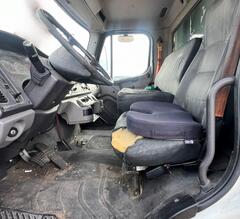 2010 FREIGHTLINER M2 - Image 17