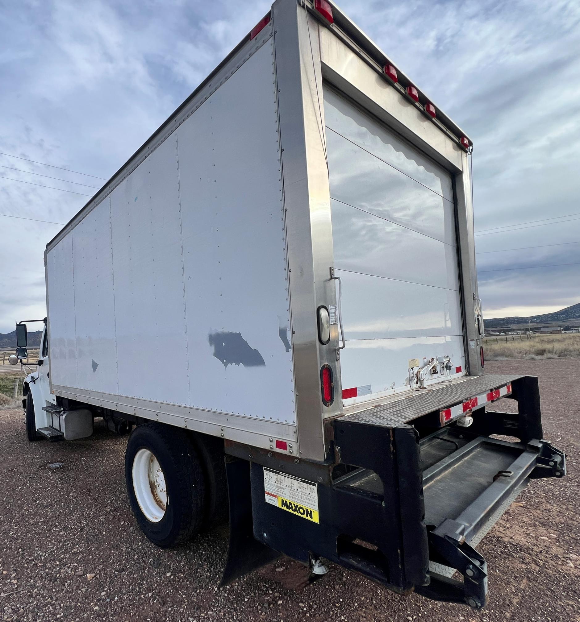 2010 FREIGHTLINER M2 - view 6 of 39