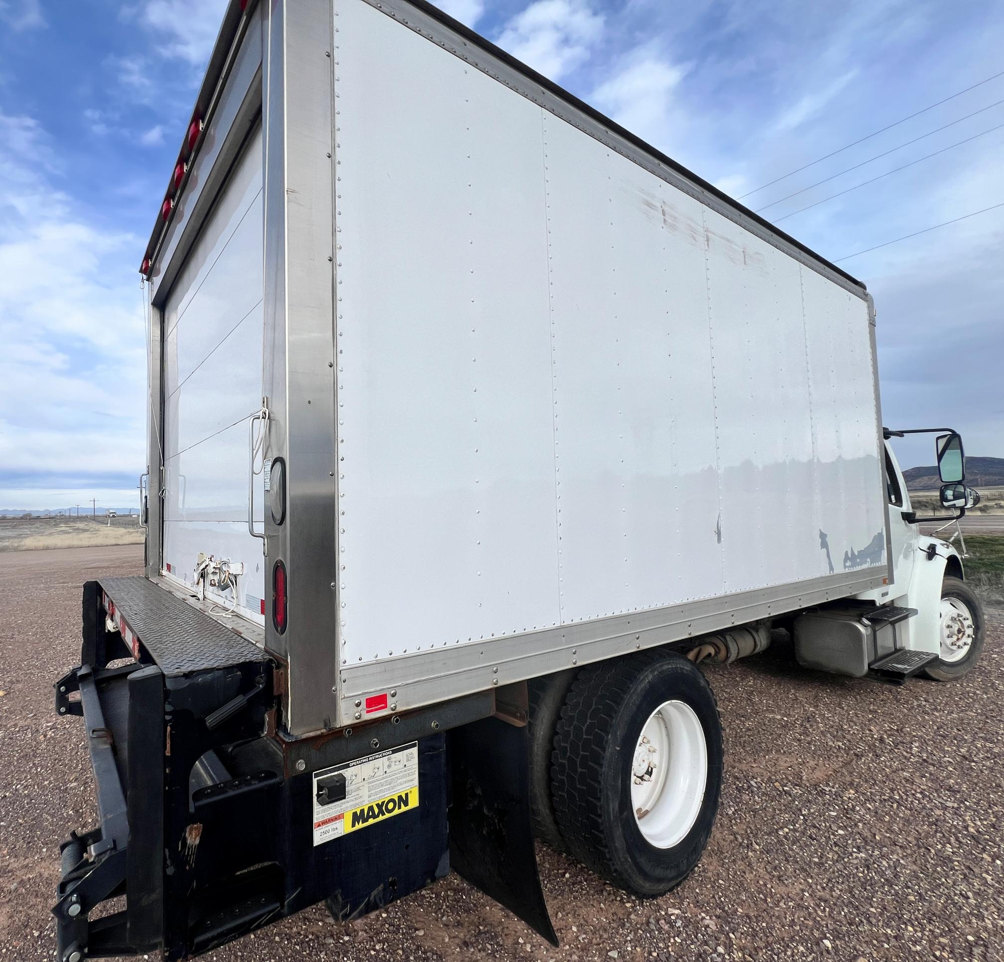 2010 FREIGHTLINER M2 - view 8 of 39