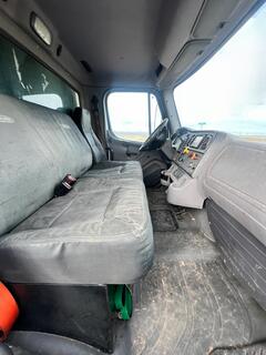 2010 FREIGHTLINER M2 - Image 23