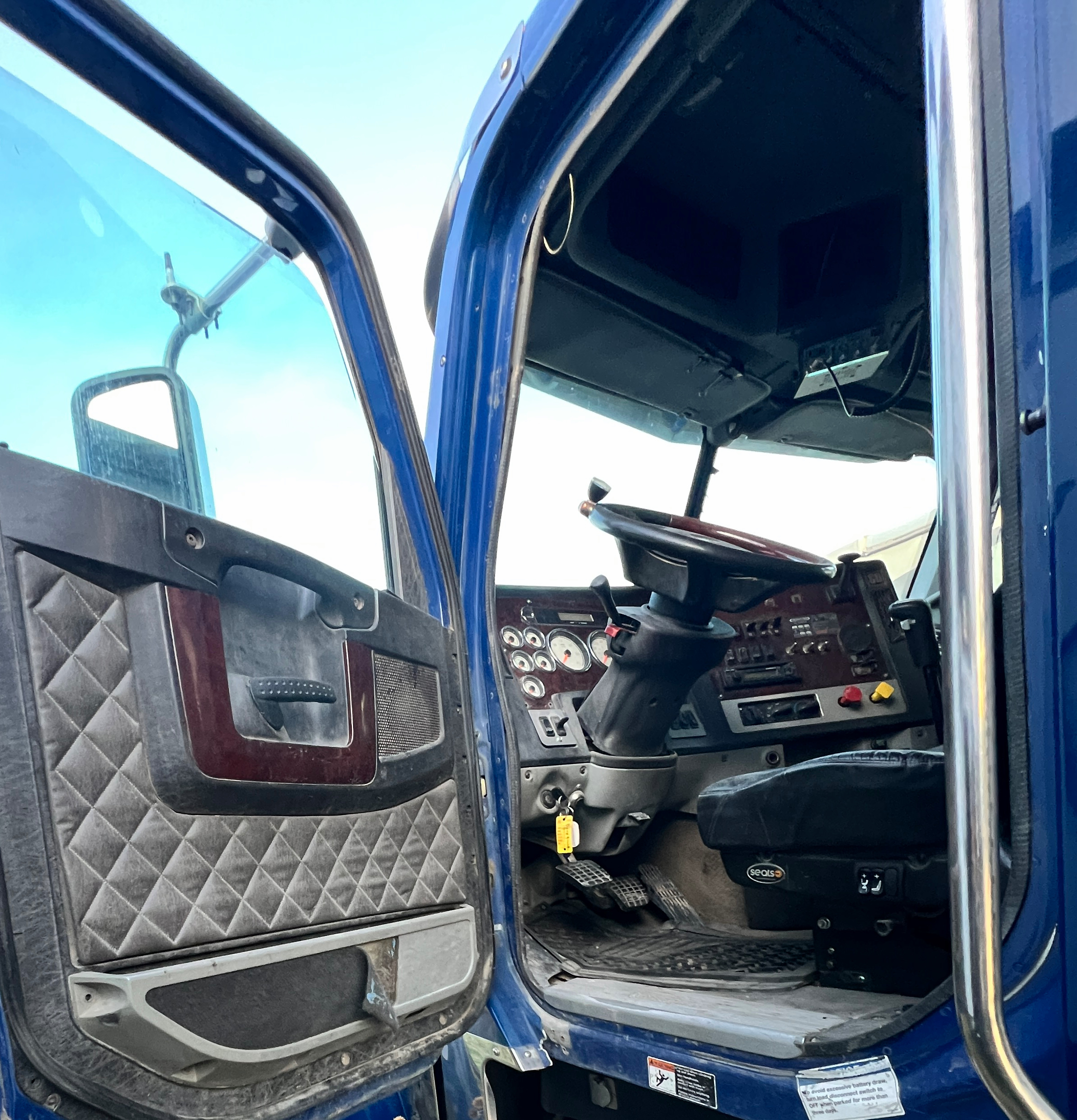 2012 FREIGHTLINER Cornado SD122 - view 11 of 60