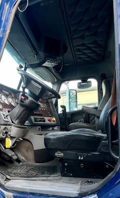 2012 FREIGHTLINER Cornado SD122 - Image 12