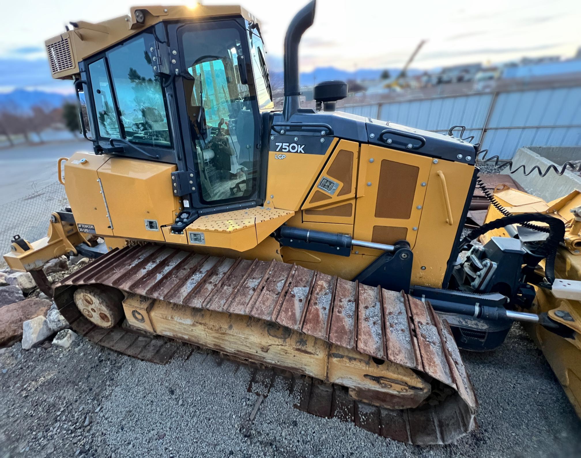 2019 DEERE 750k LGP - view 8 of 59