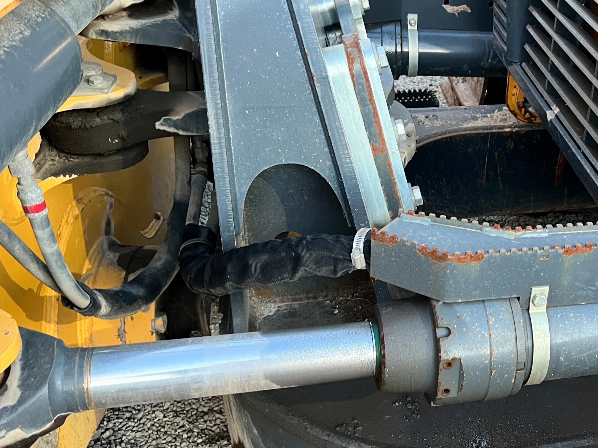 2019 DEERE 750k LGP - Image 30