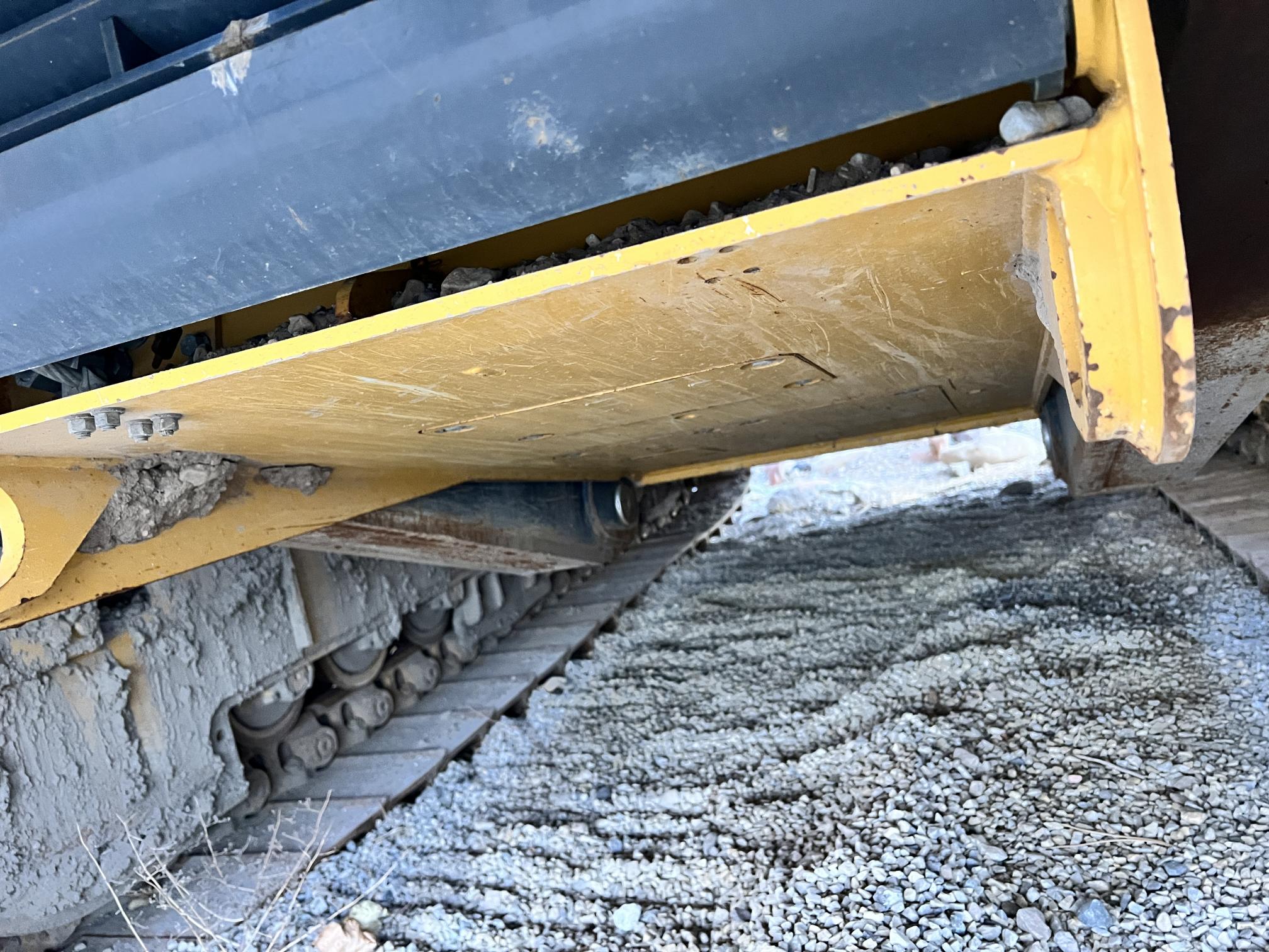 2019 DEERE 750k LGP - Image 38