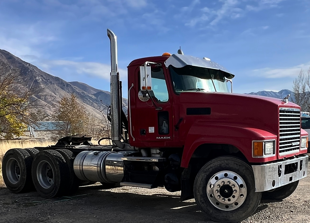 2011 MACK Pinnacle CHU613