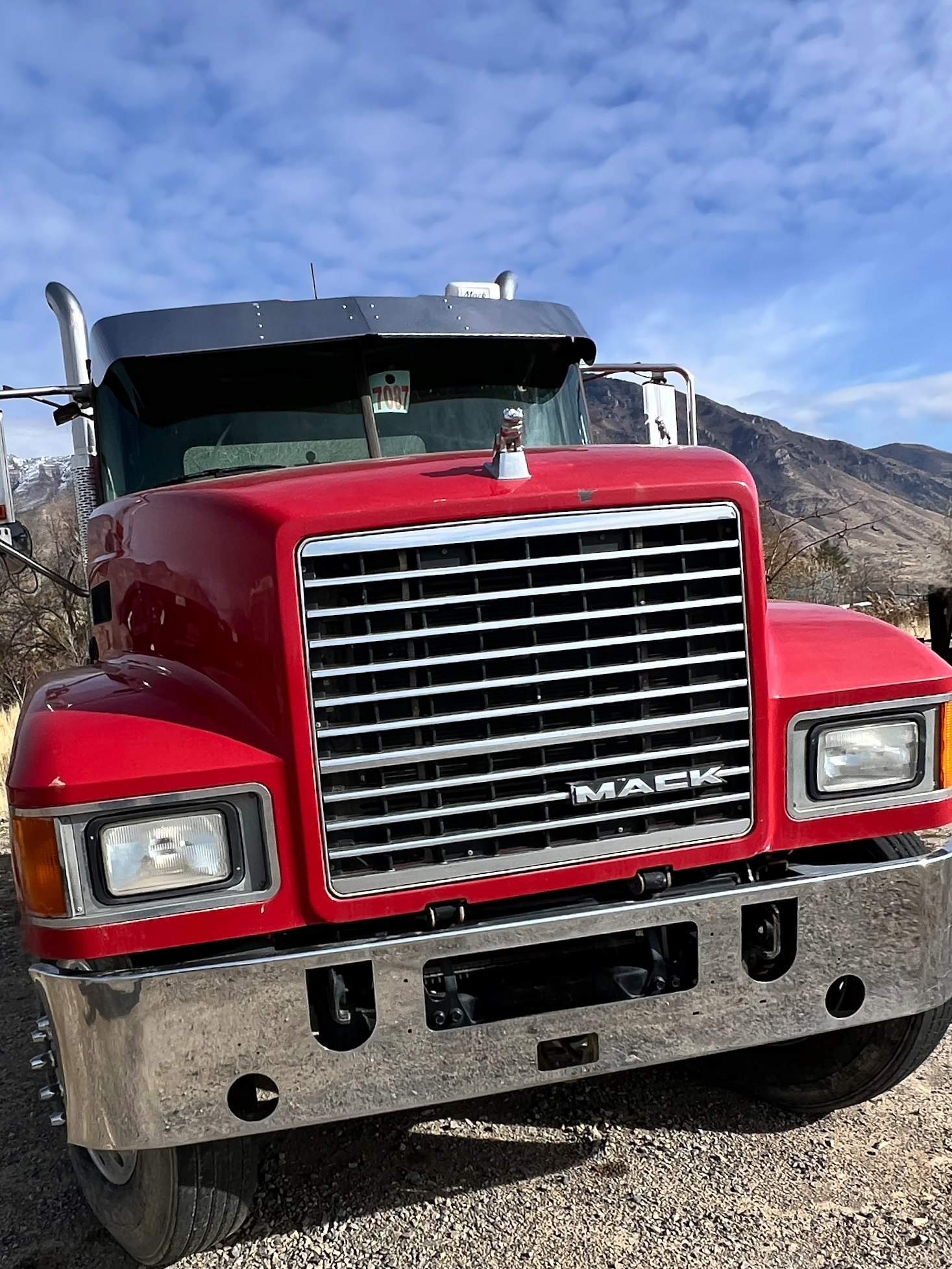 2011 MACK Pinnacle CHU613 - Image 2