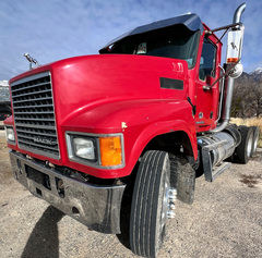 2011 MACK Pinnacle CHU613 - Image 2