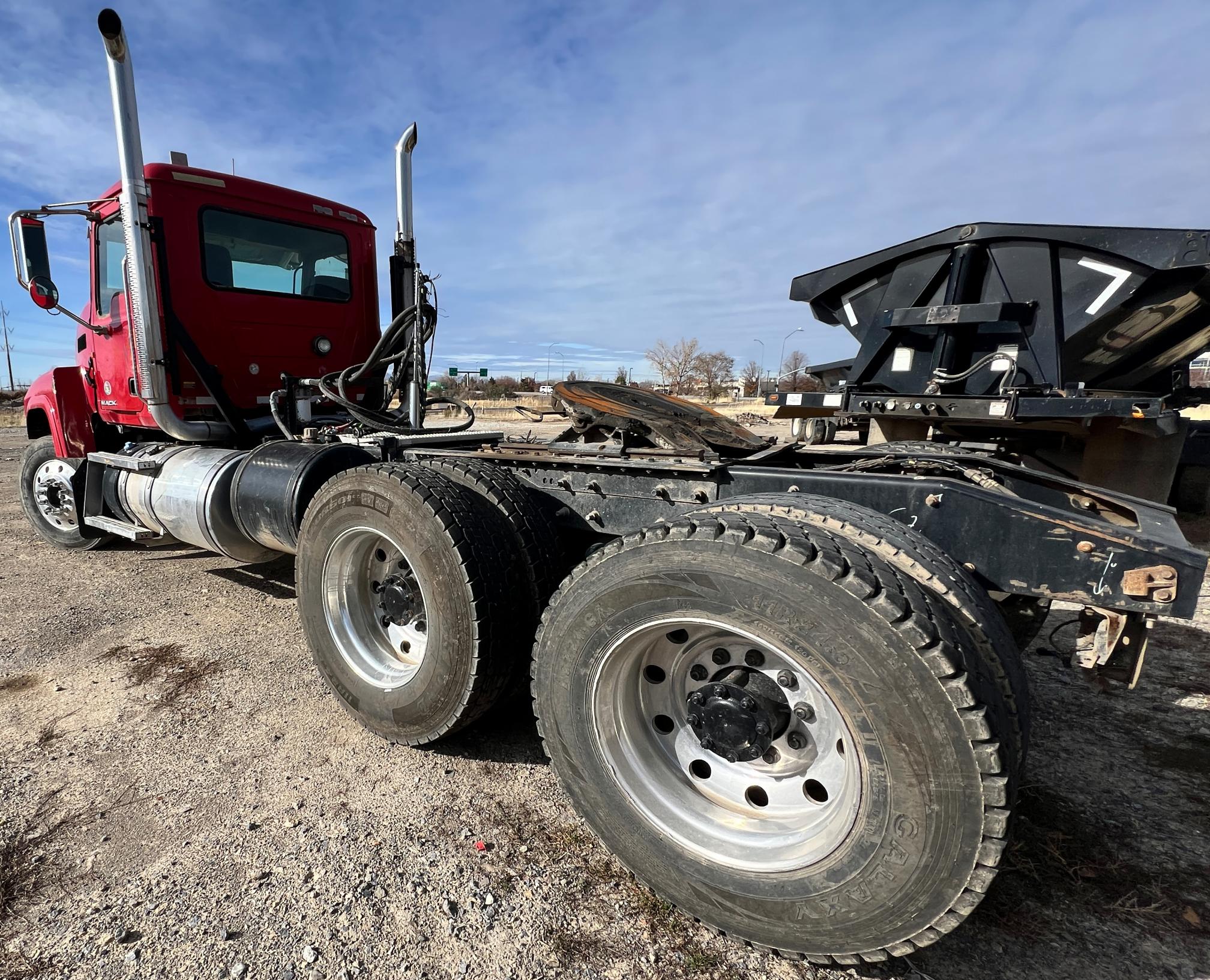 2011 MACK Pinnacle CHU613 - Image 5