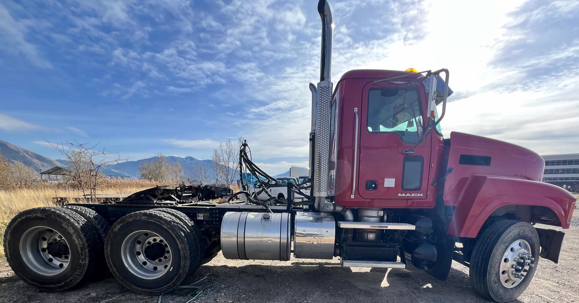 2011 MACK Pinnacle CHU613 - Image 8