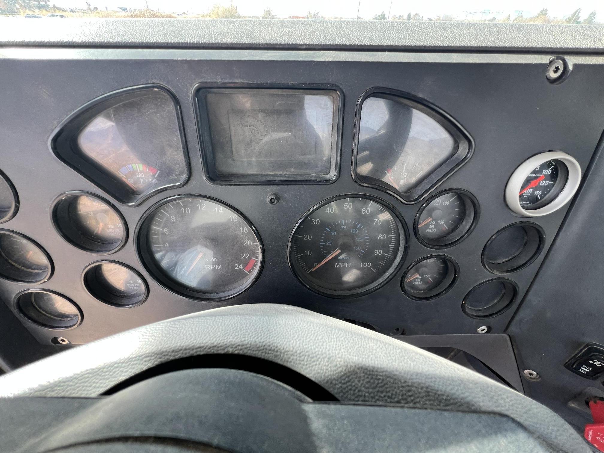 2011 MACK Pinnacle CHU613 - Image 15