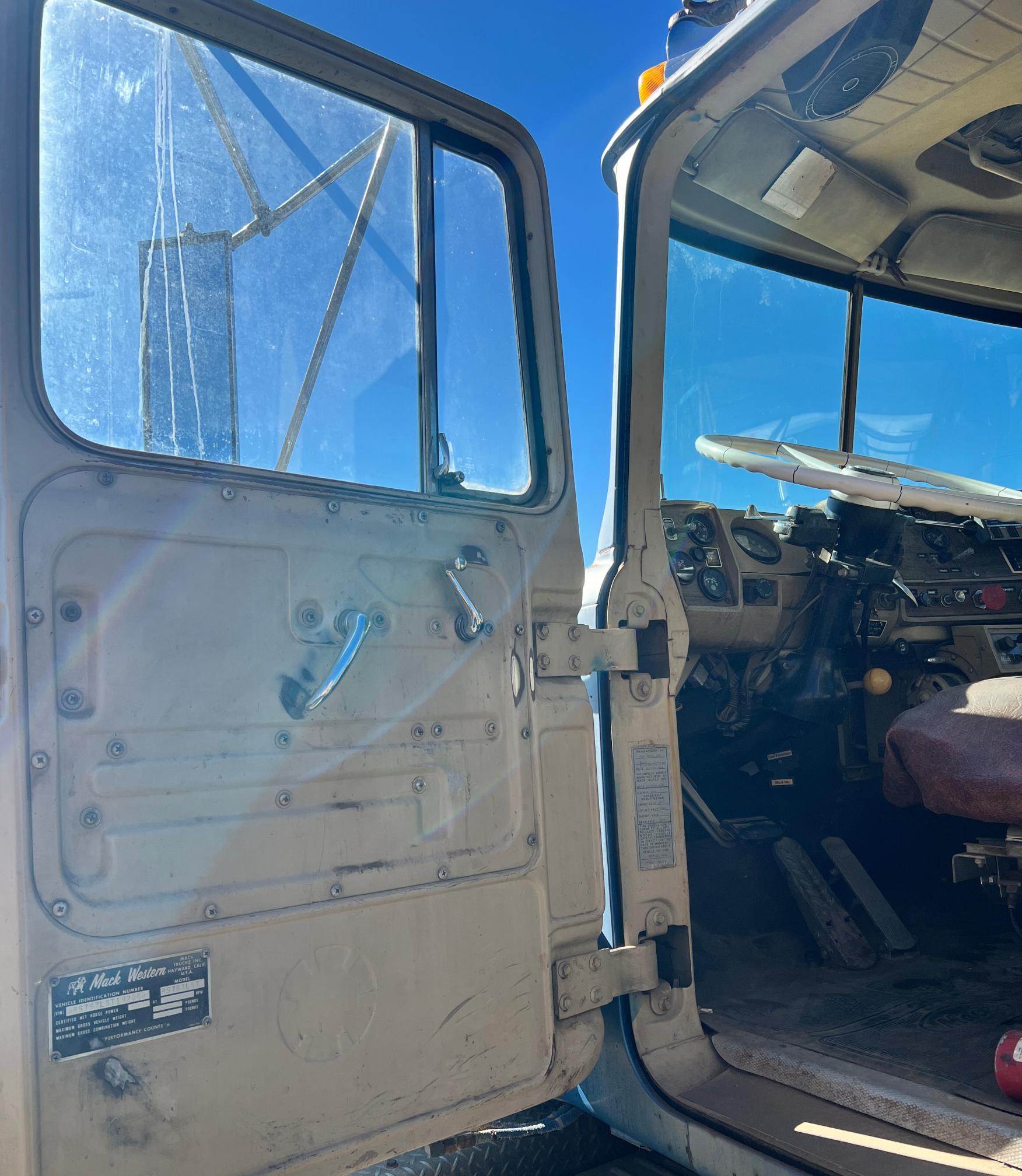 1974 MACK RS767 LST - Image 27