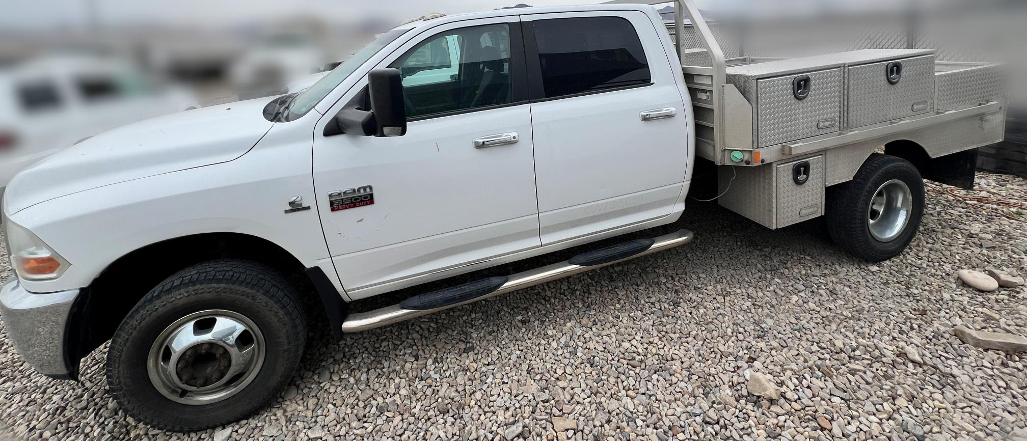 2012 DODGE Ram 3500 1 Ton Dually - view 4 of 36