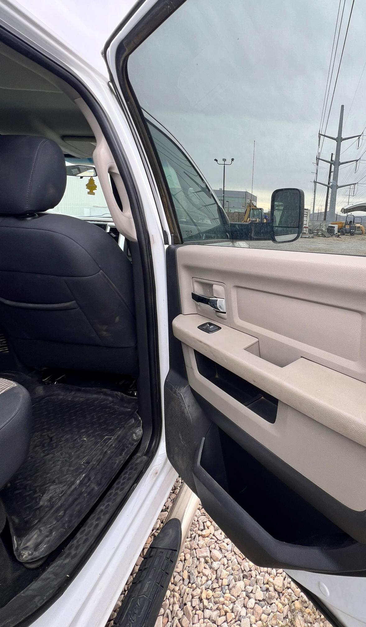 2012 DODGE Ram 3500 1 Ton Dually - Image 20