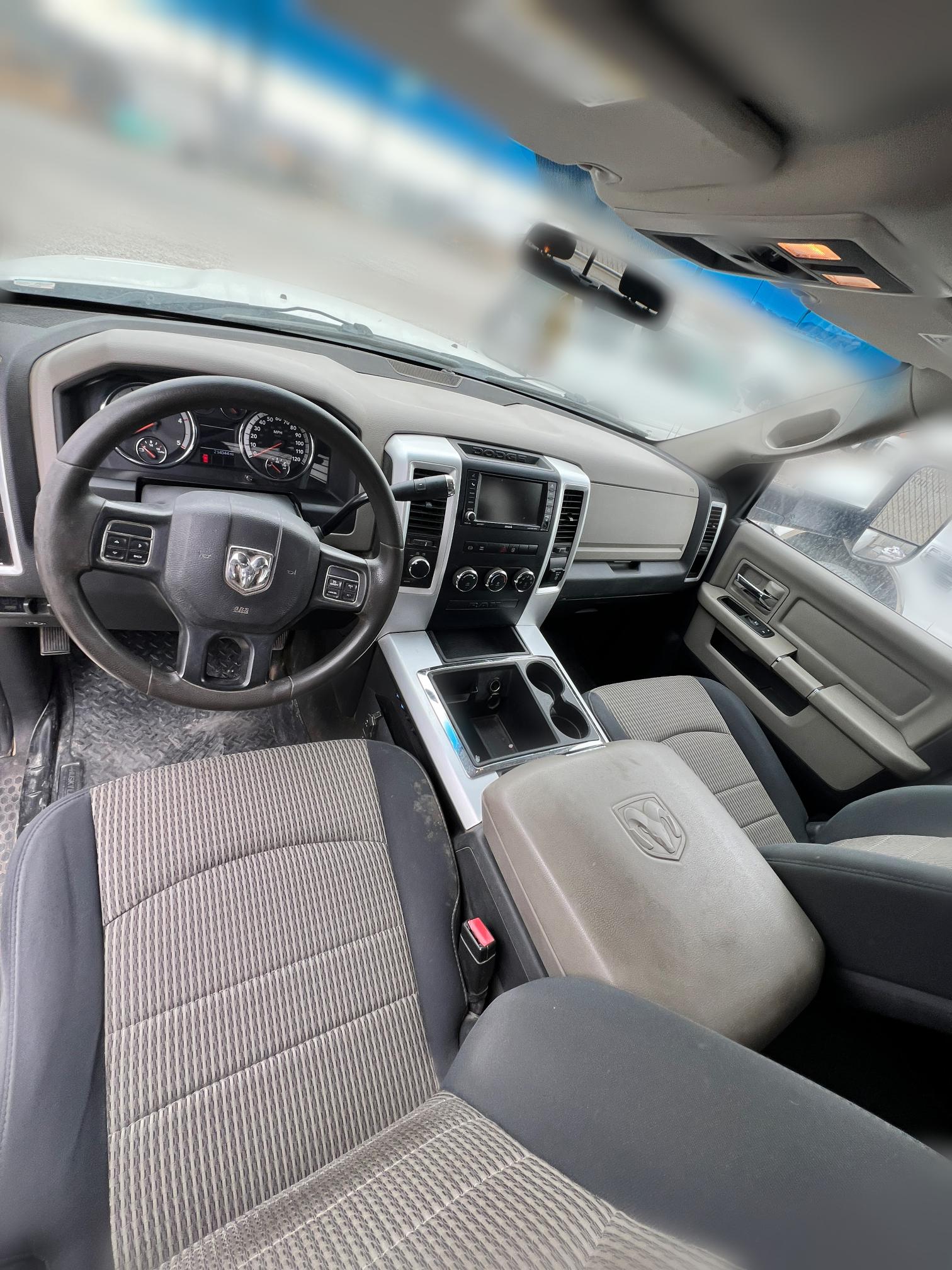 2012 DODGE Ram 3500 1 Ton Dually - view 17 of 36