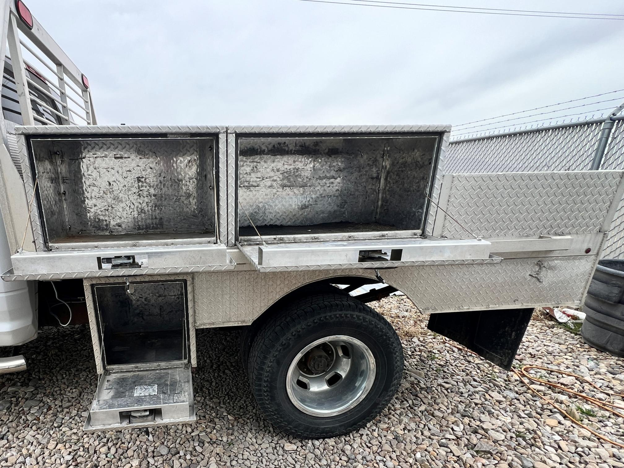 2012 DODGE Ram 3500 1 Ton Dually - view 8 of 36