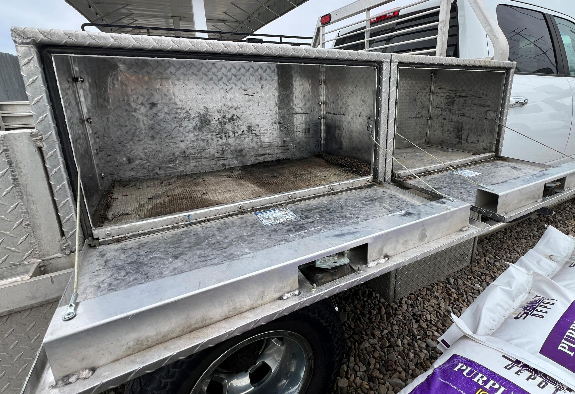 2012 DODGE Ram 3500 1 Ton Dually - view 11 of 36