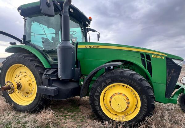 2011 JOHN DEERE 8285R