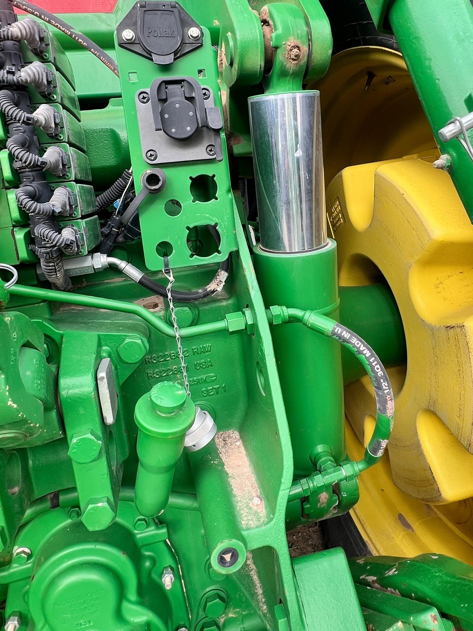 2011 JOHN DEERE 8285R - view 17 of 29