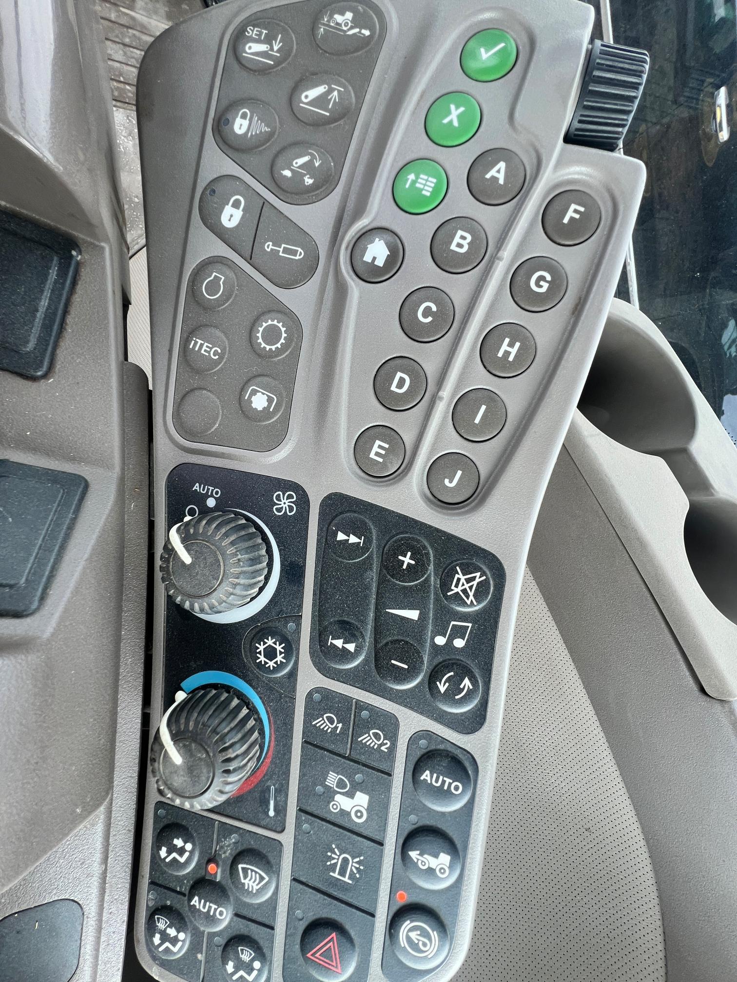 2011 JOHN DEERE 8285R - Image 9