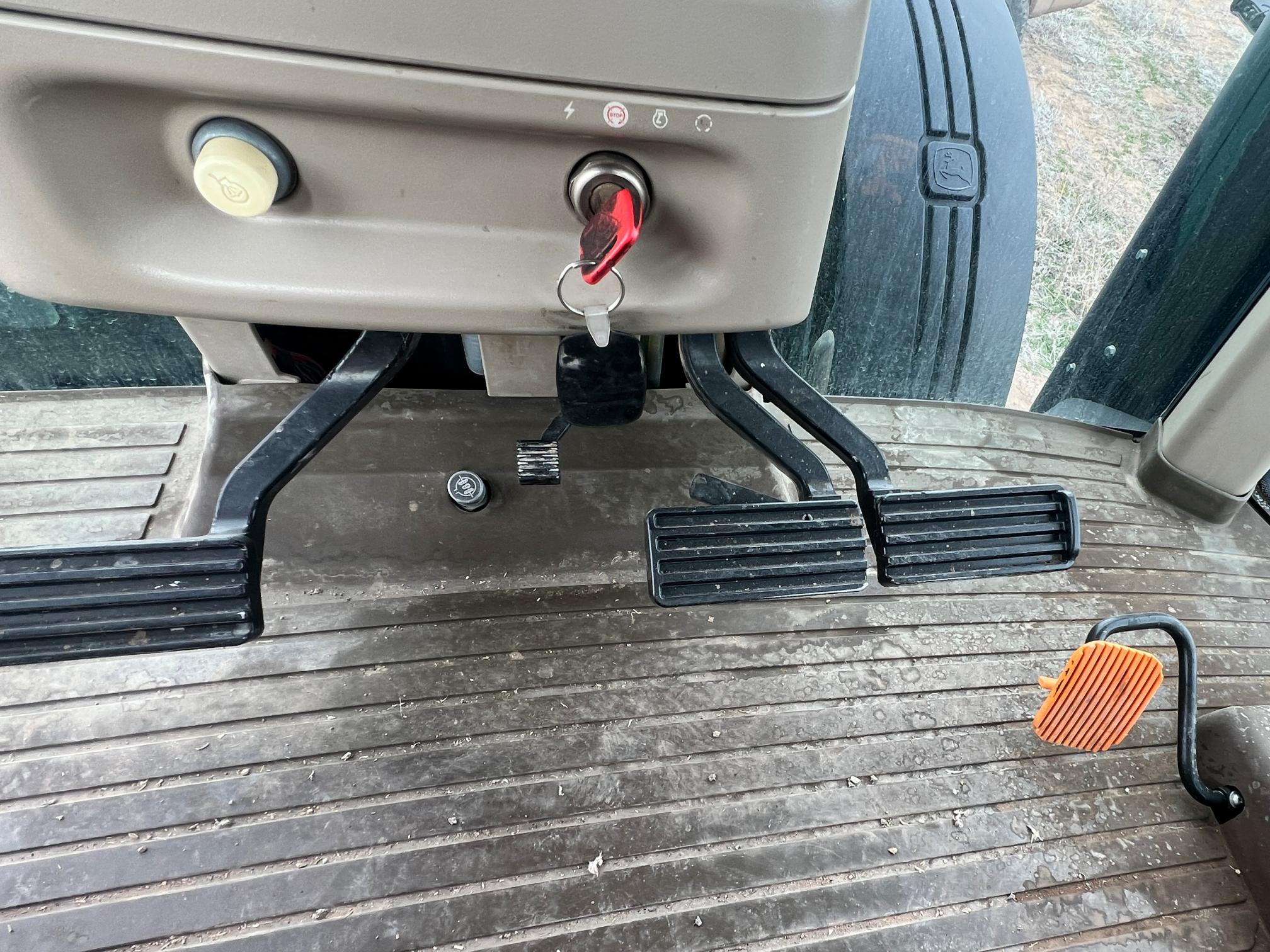 2011 JOHN DEERE 8285R - Image 21