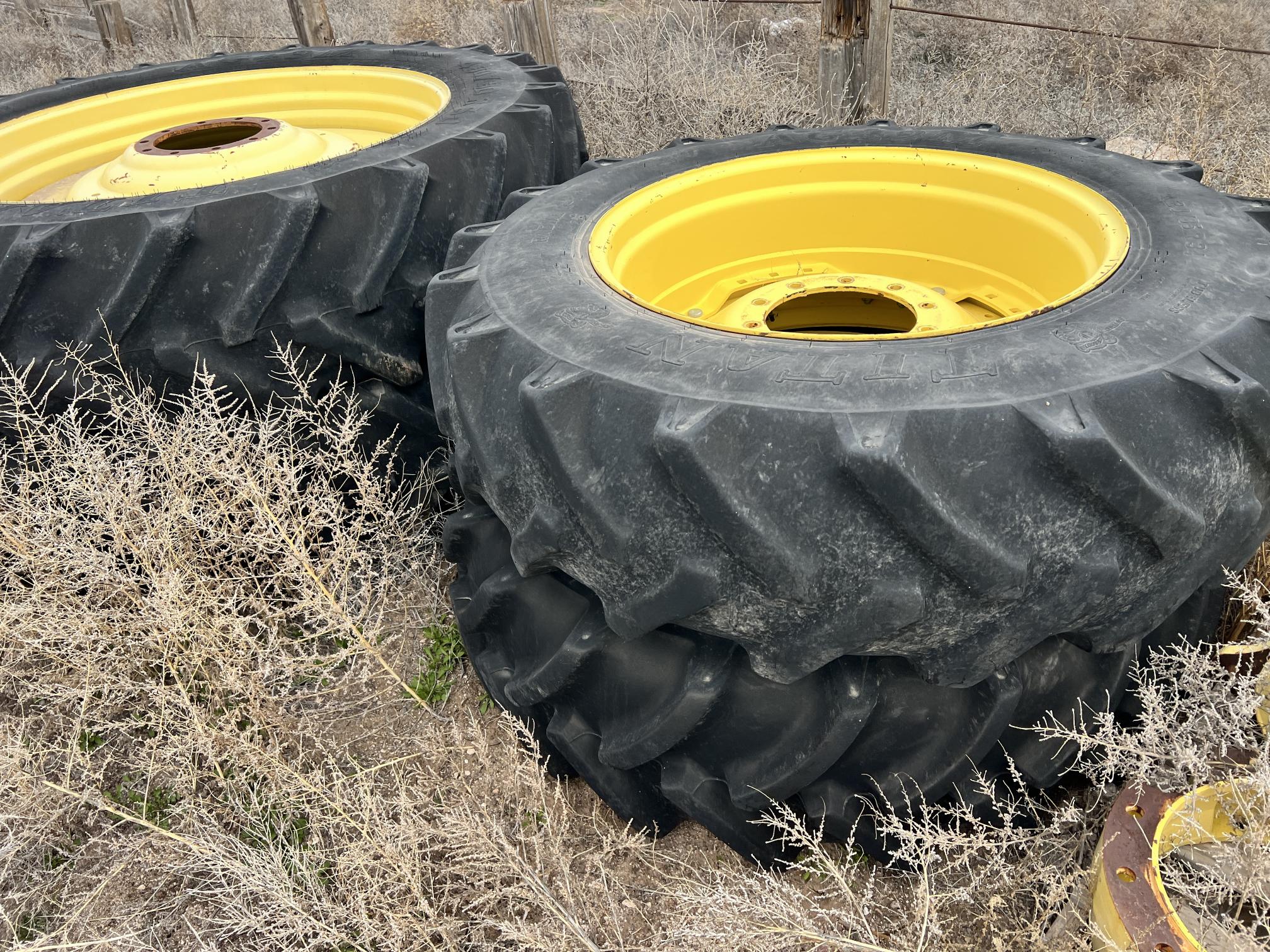 2011 JOHN DEERE 8285R - Image 24