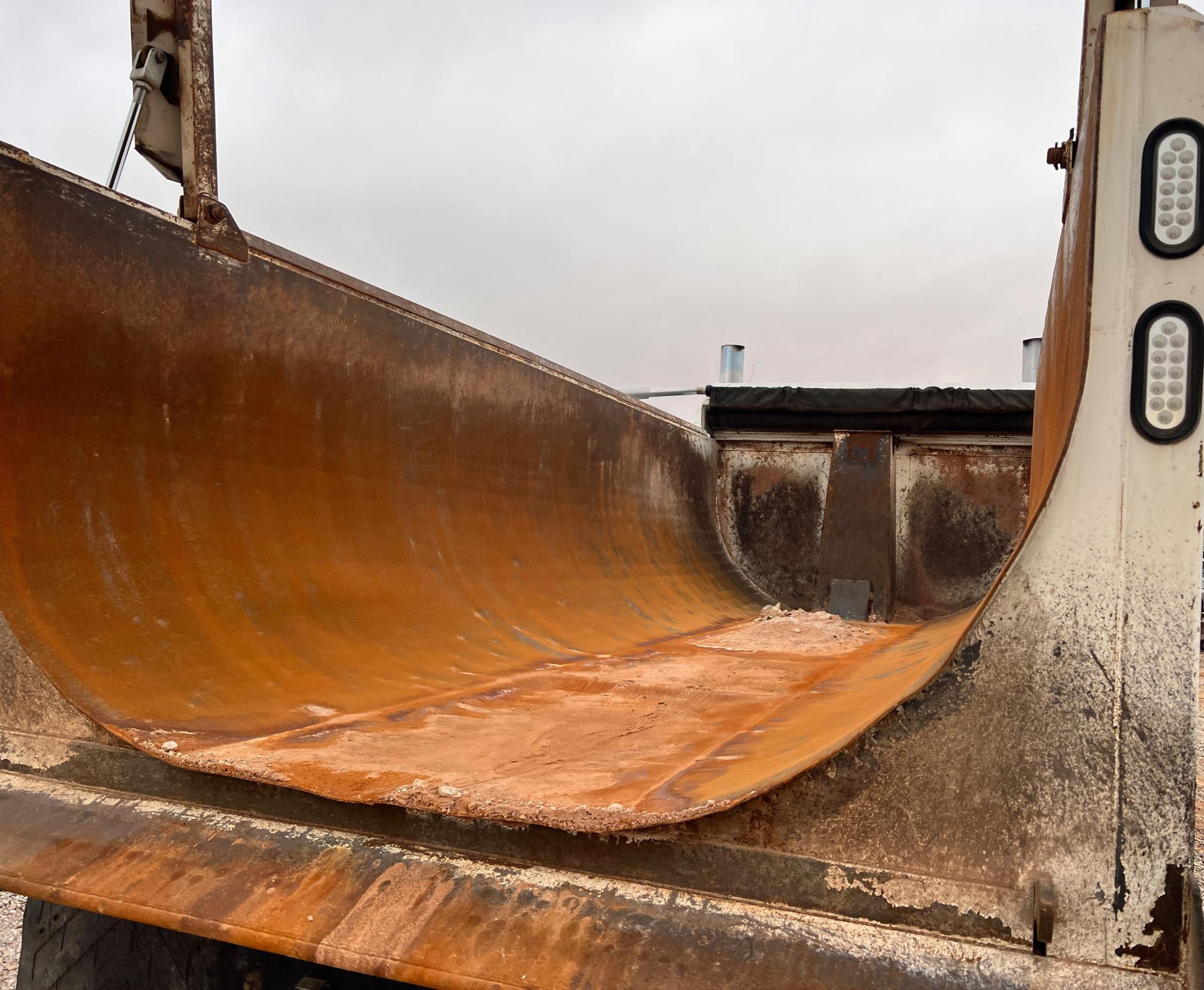 2010 PETERBILT 365 - Image 13