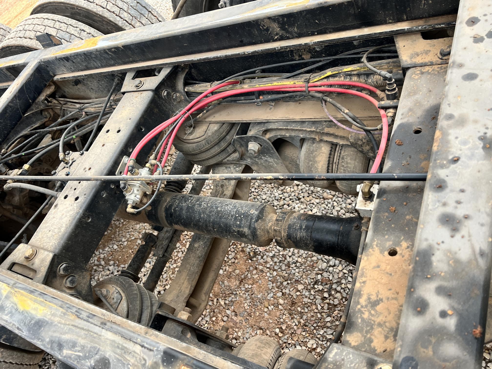 2010 PETERBILT 365 - Image 31