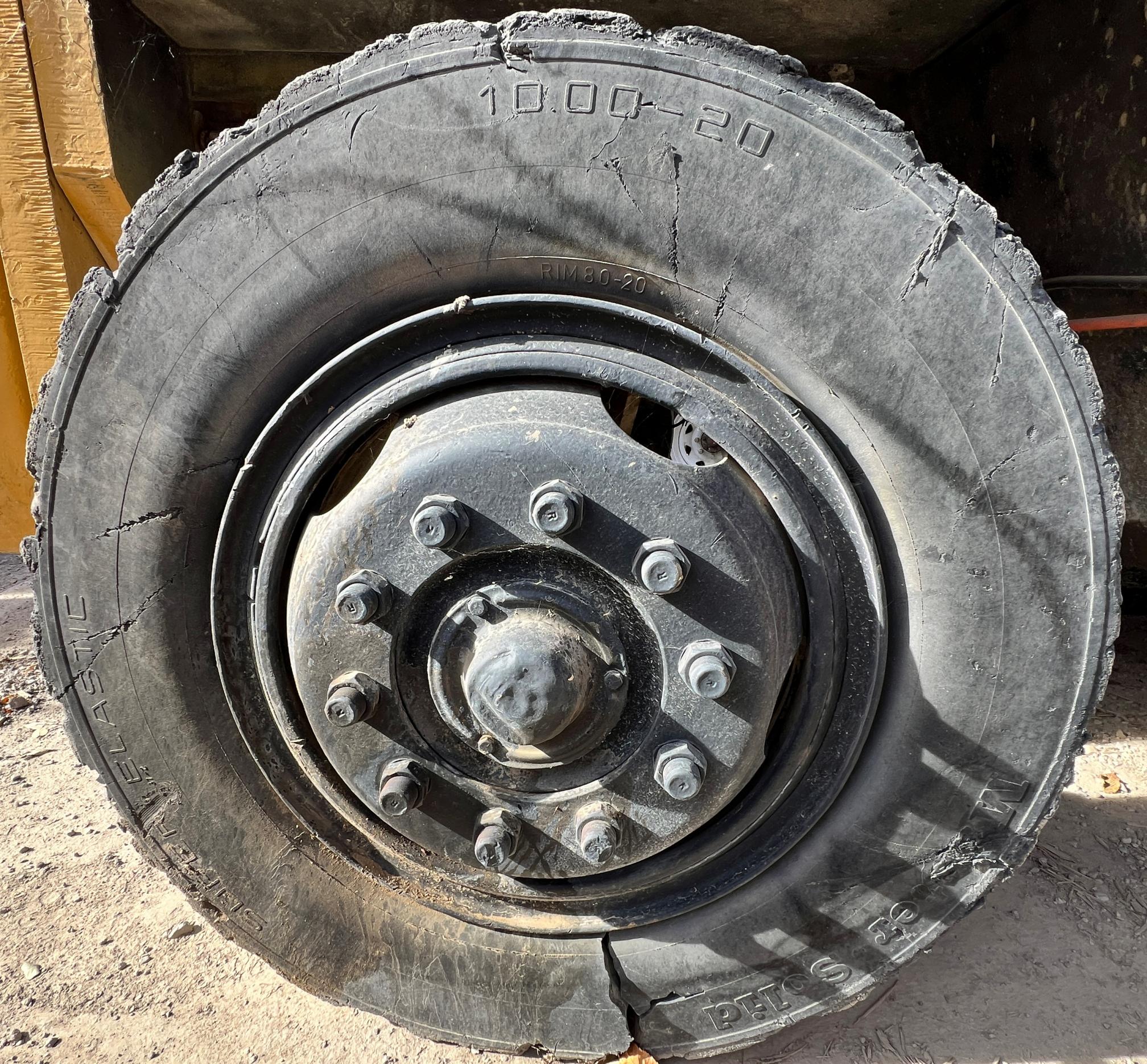 1982 WIGGINS WD228y - Image 46