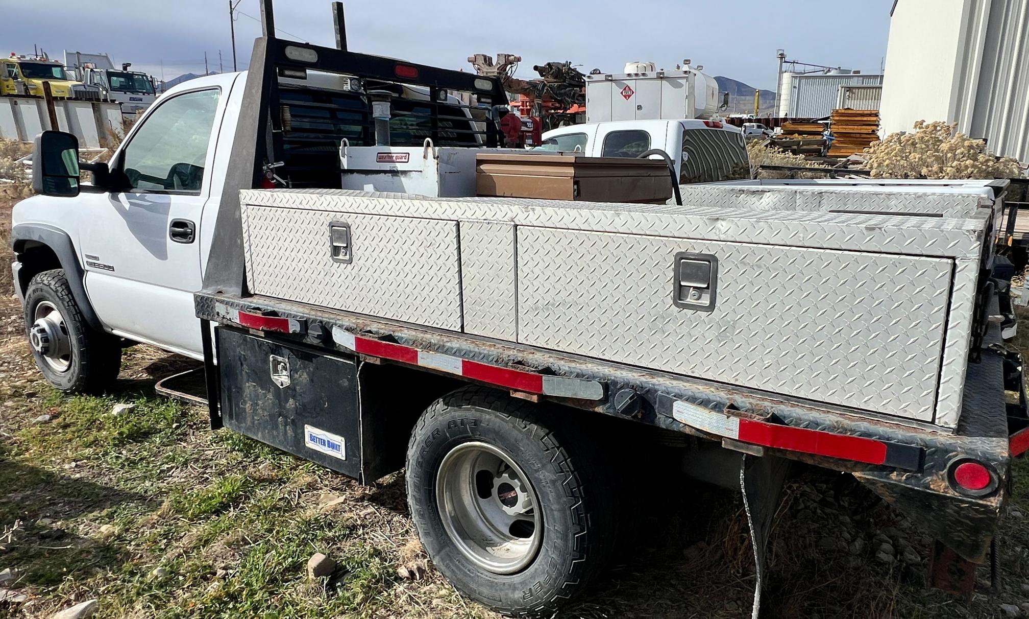 2005 GMC 3500 Sierra 1-Ton - Image 12