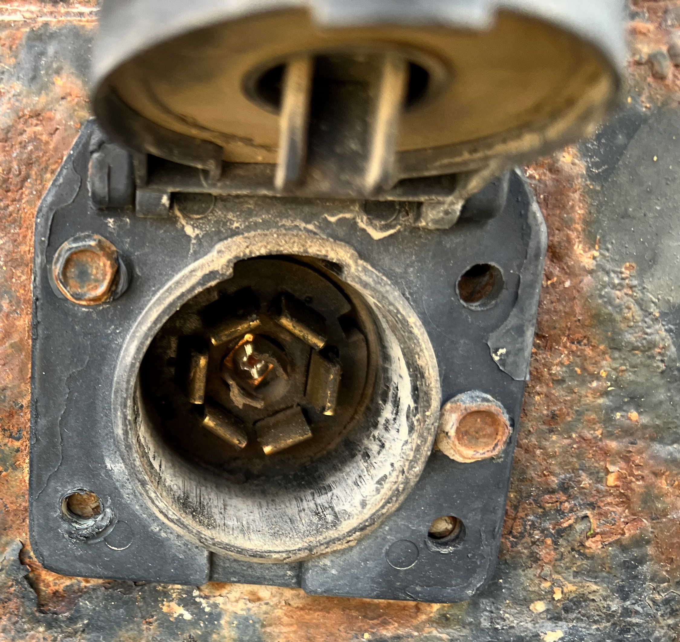 2005 GMC 3500 Sierra 1-Ton - Image 34