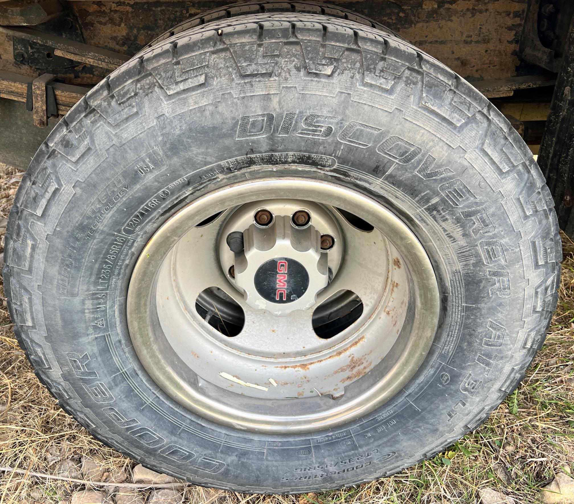 2005 GMC 3500 Sierra 1-Ton - Image 49