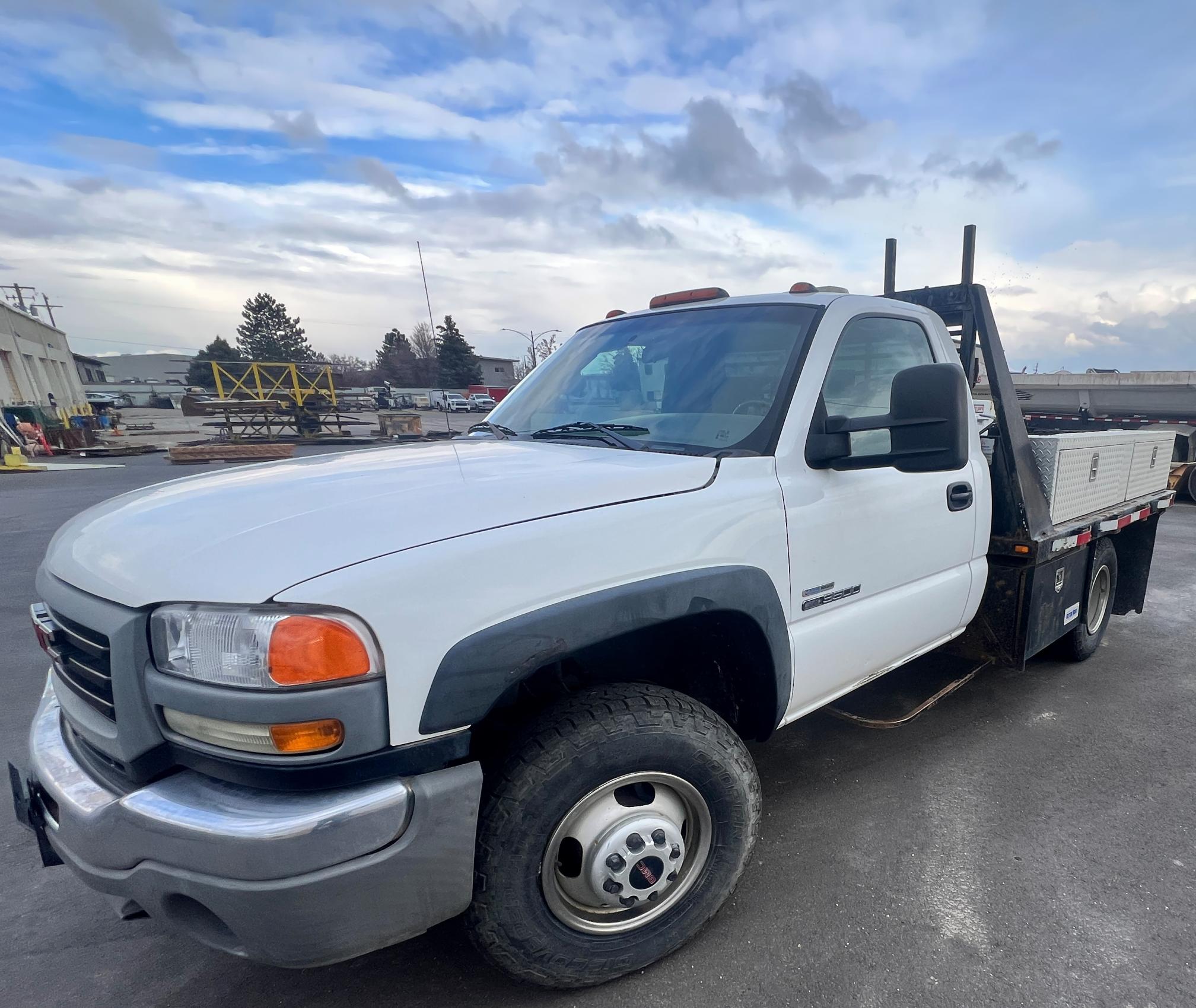 2005 GMC 3500 Sierra 1-Ton - Image 3