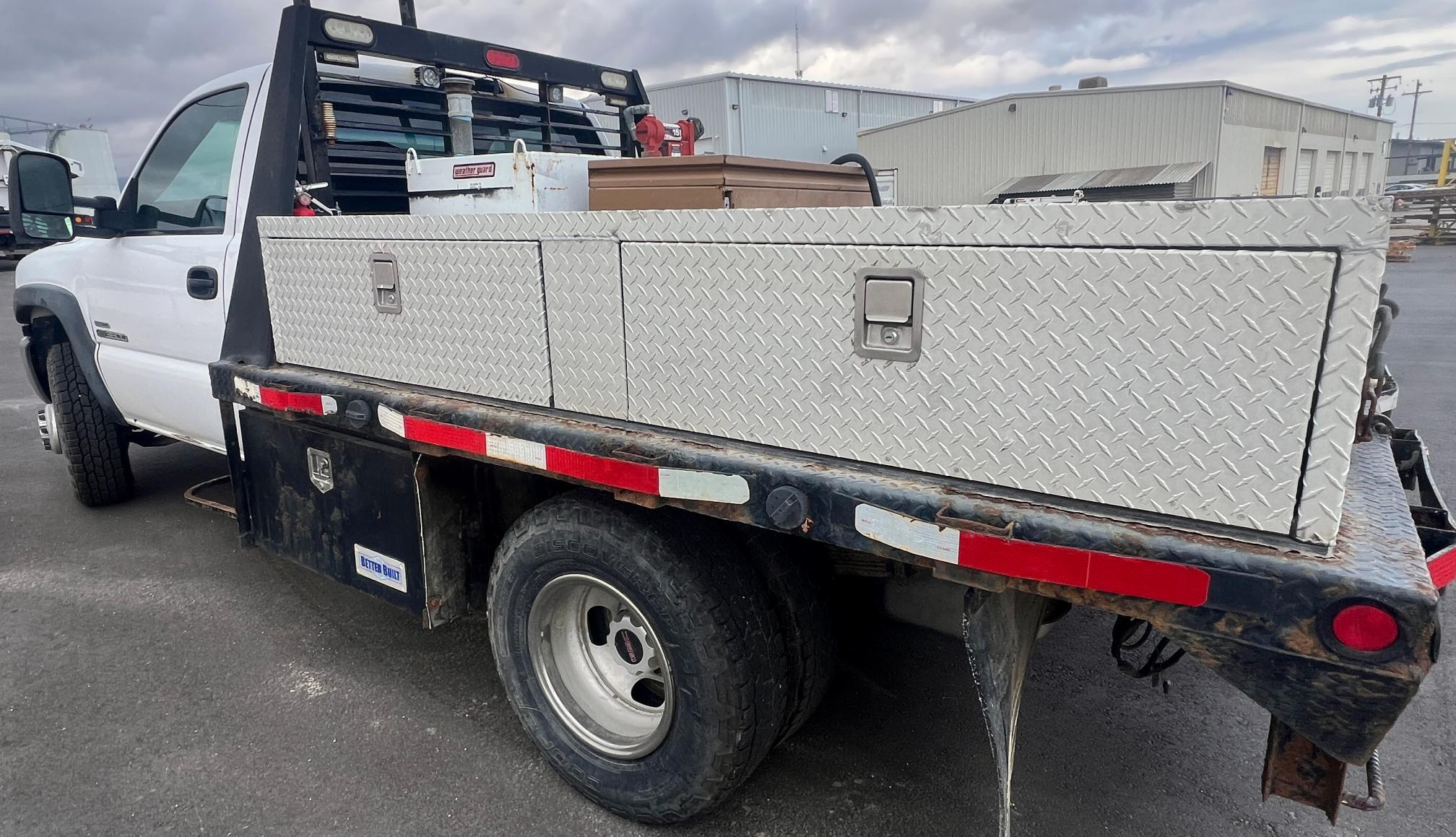 2005 GMC 3500 Sierra 1-Ton - Image 4