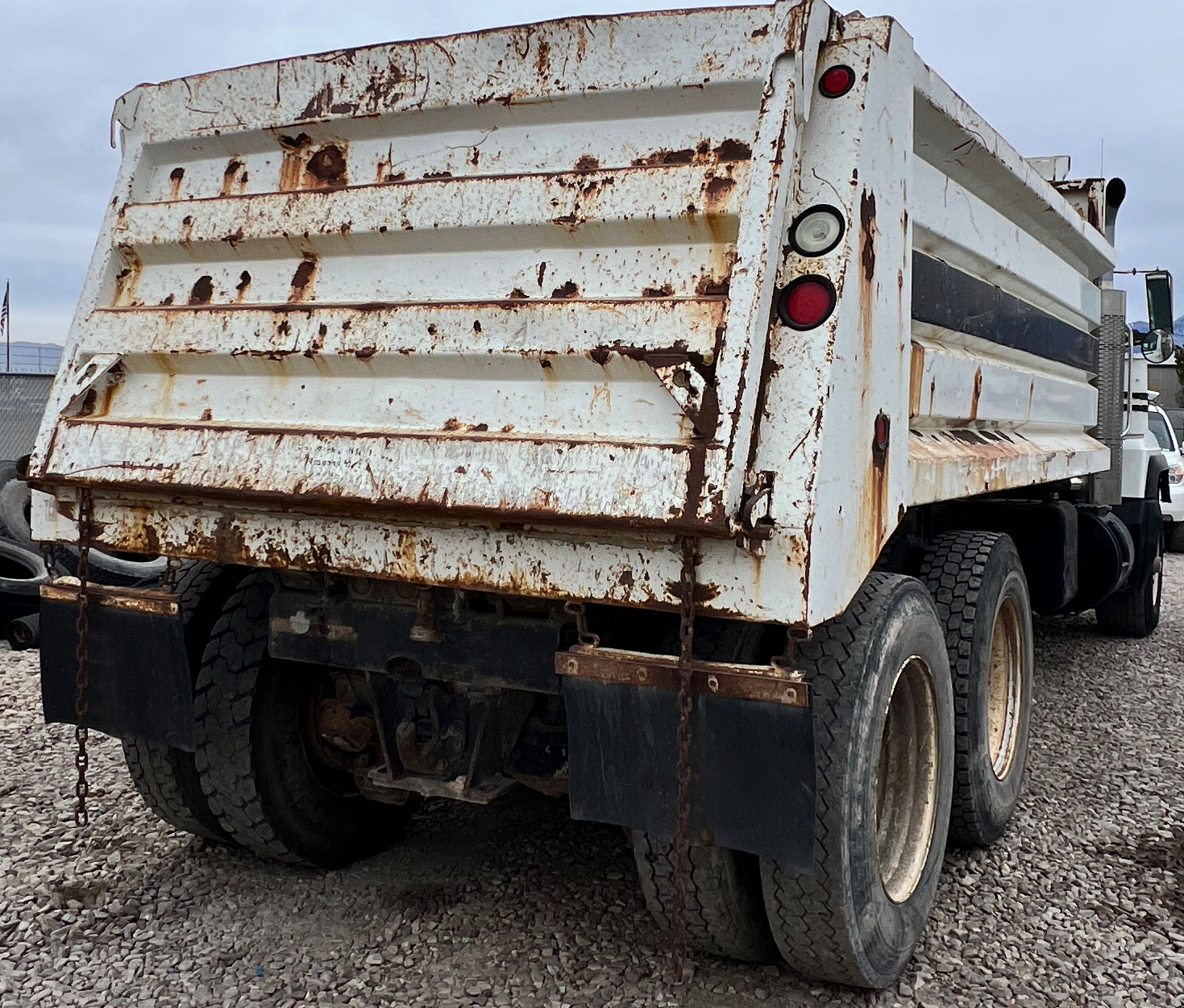 2000 MACK RD688s - Image 8