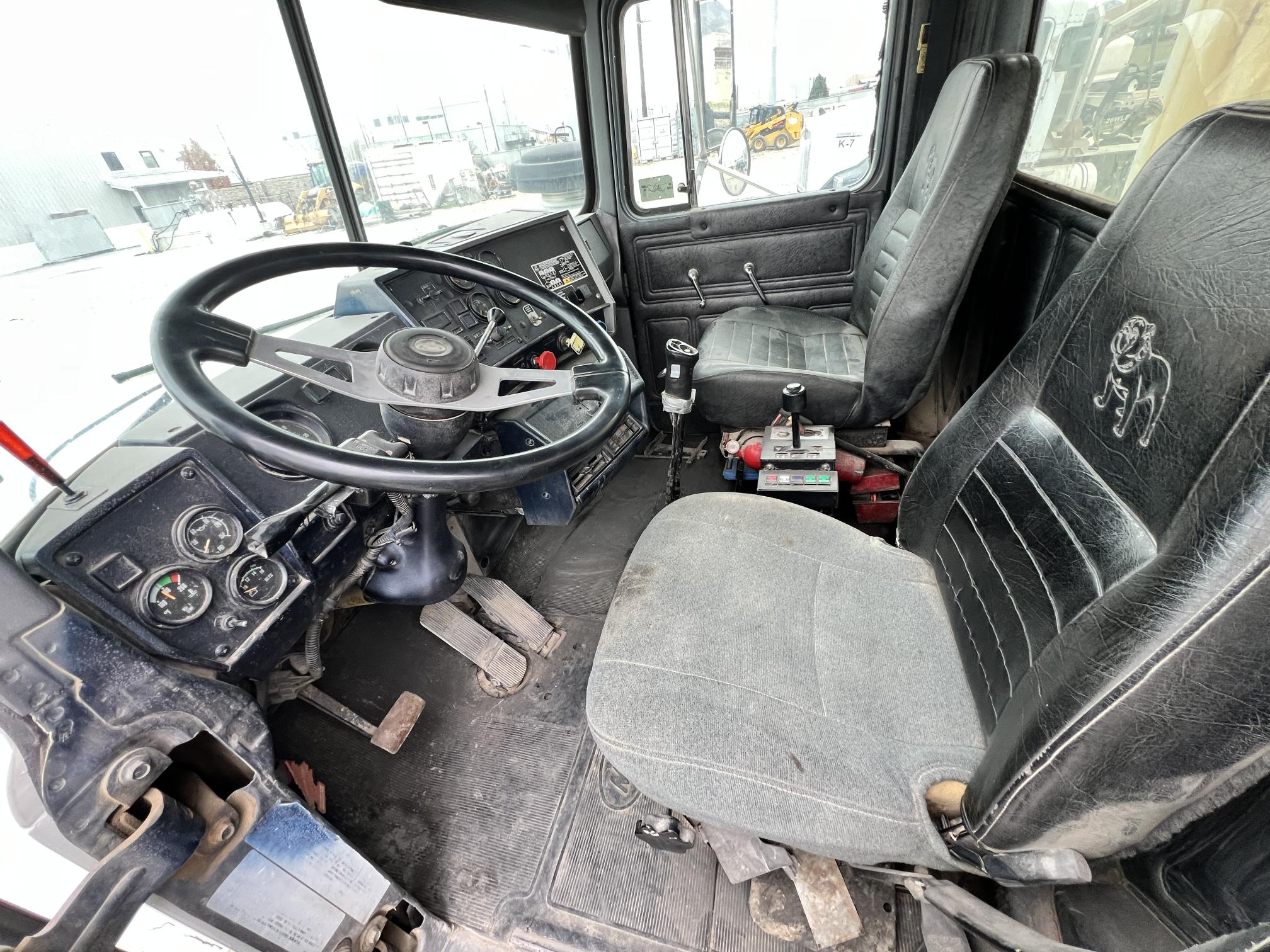 2000 MACK RD688s - Image 13