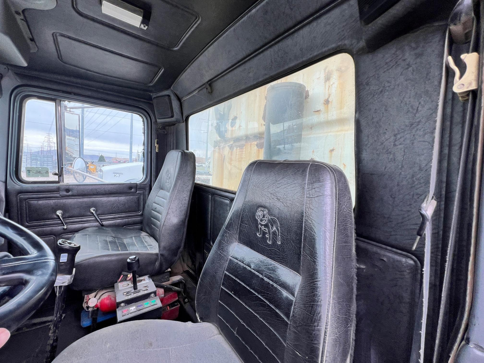 2000 MACK RD688s - Image 12