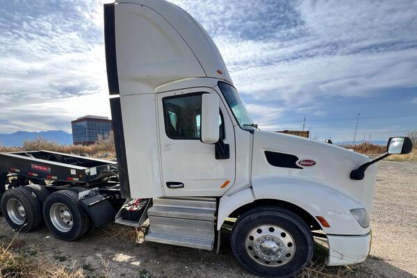 2021 PETERBILT 579
