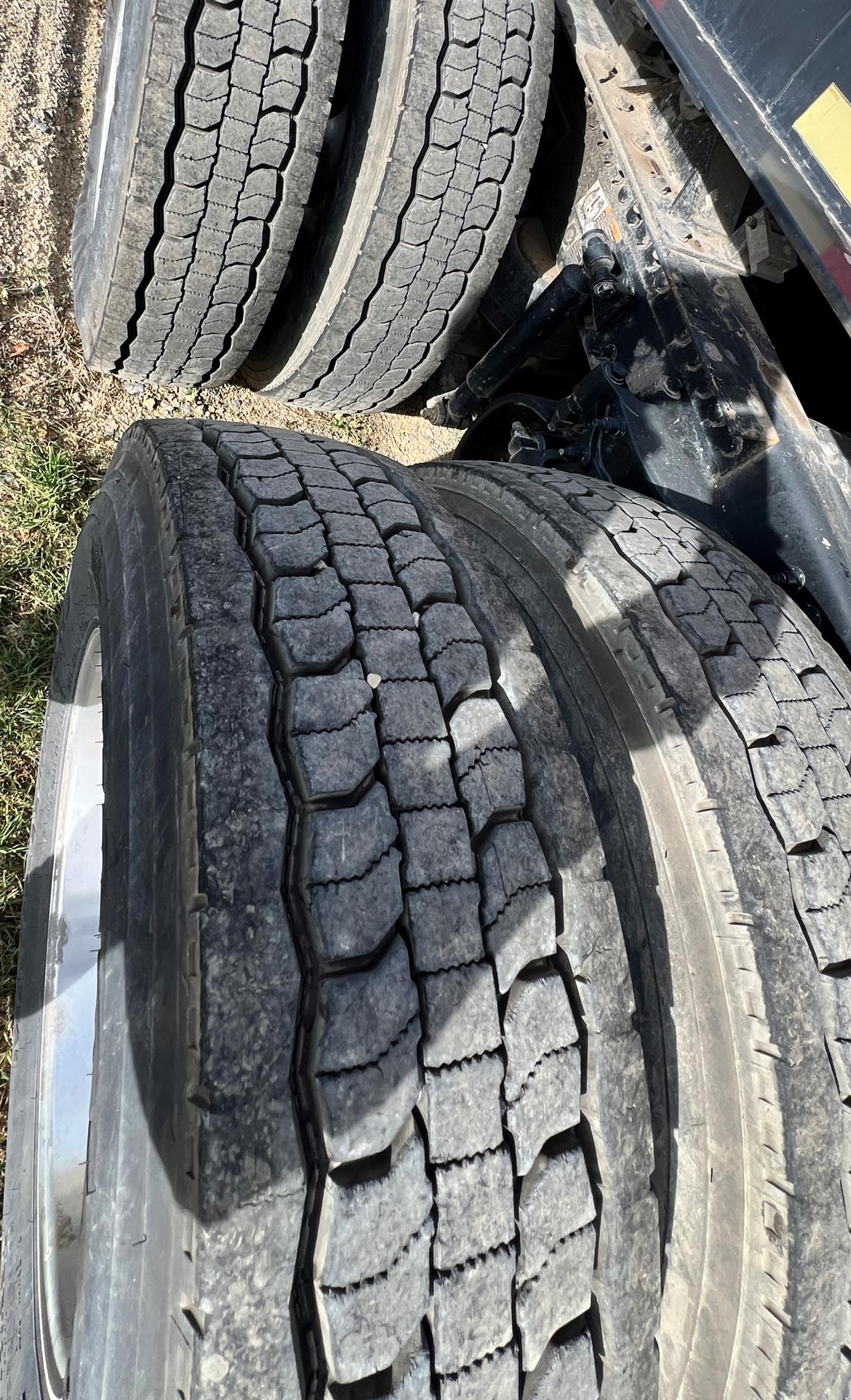 2021 PETERBILT 579 - Image 40