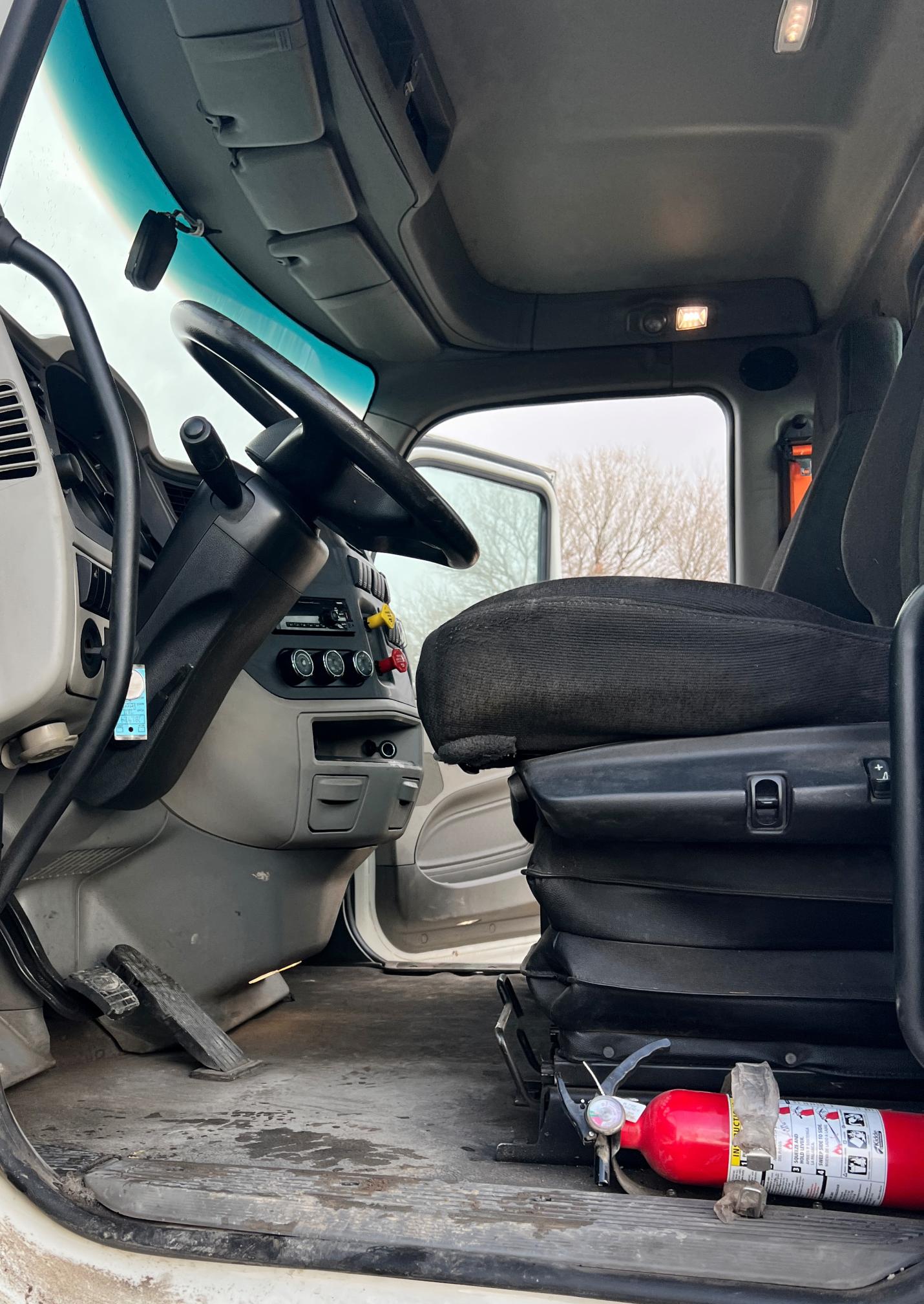 2021 PETERBILT 579 - view 11 of 44