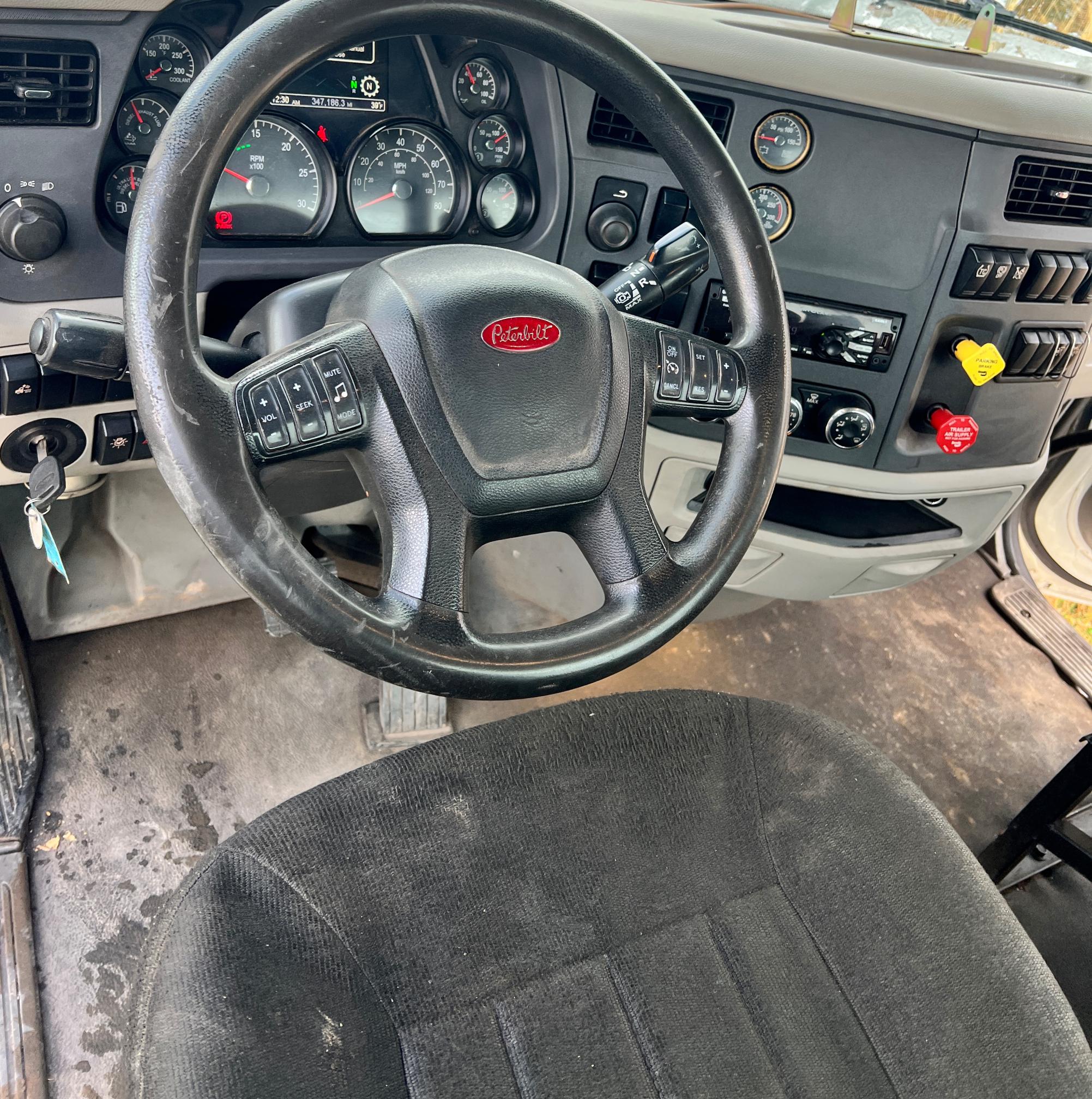 2021 PETERBILT 579 - view 14 of 44