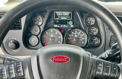2021 PETERBILT 579 - Image 15