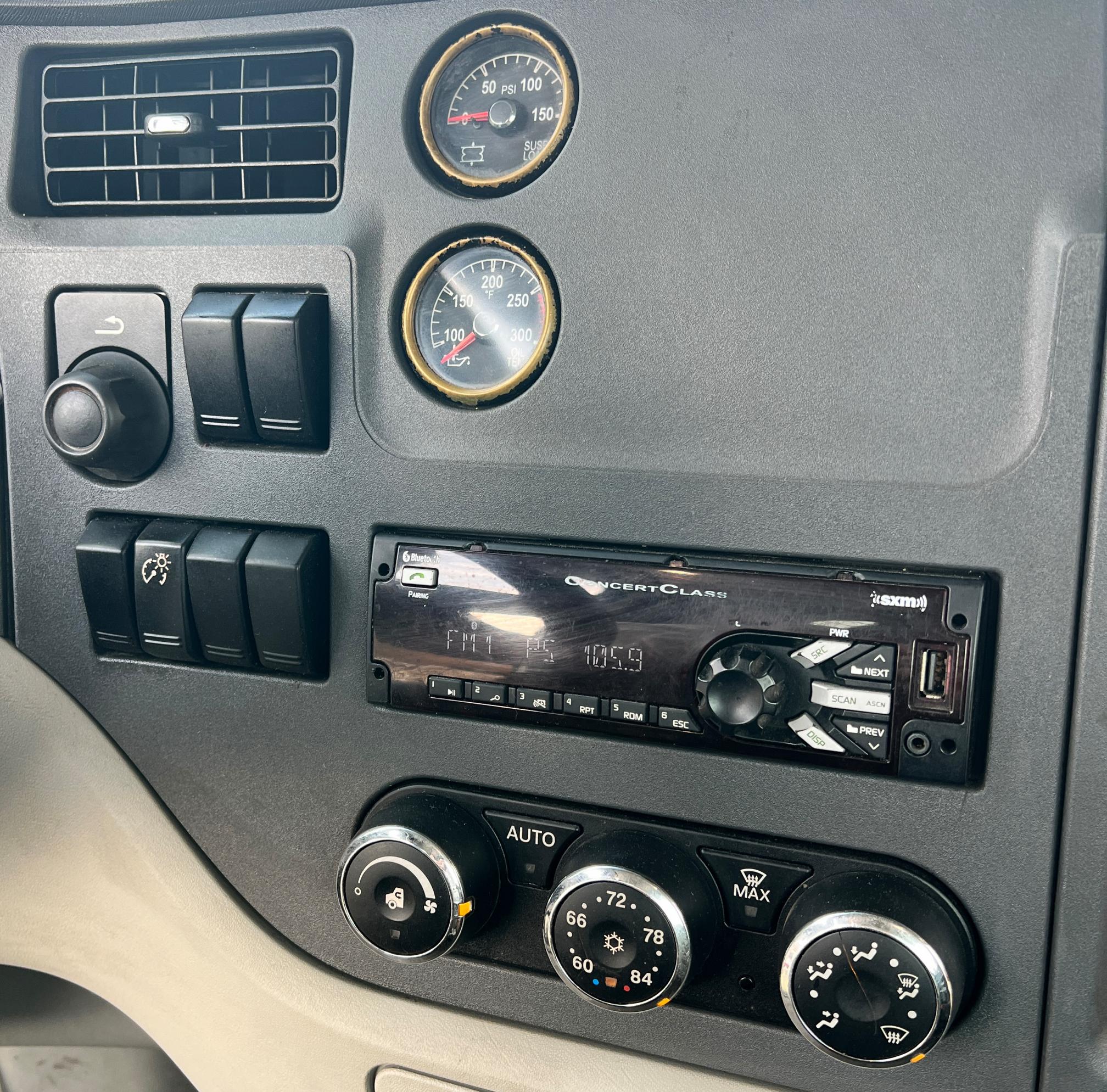 2021 PETERBILT 579 - Image 19